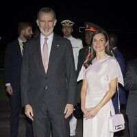 Los Reyes Felipe y Letizia a su llegada al aeropuerto de Luanda para su Visita de Estado a Angola