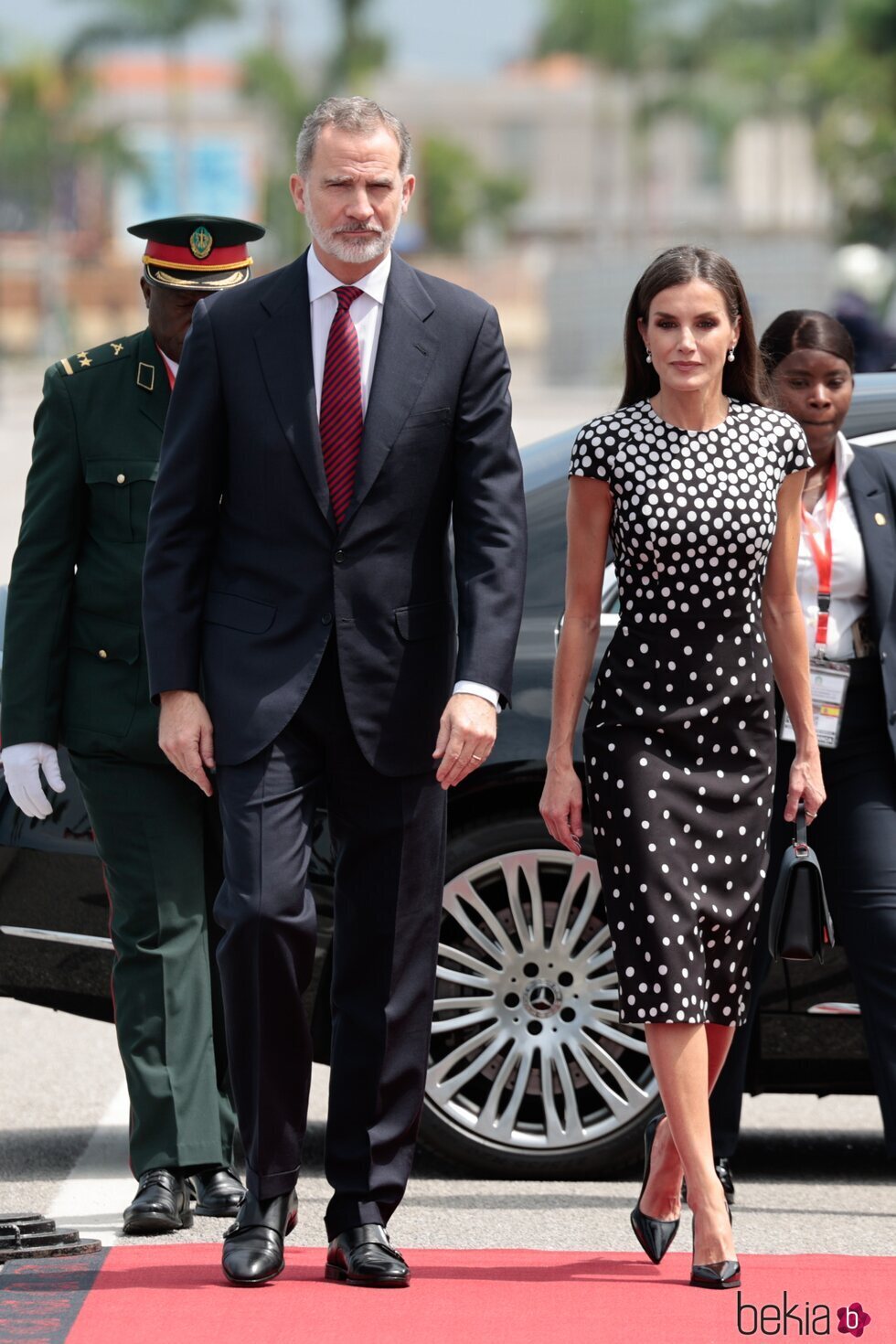 Los Reyes Felipe y Letizia a su llegada al Memorial Agostinho Neto de Luanda