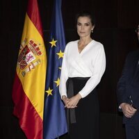 La Reina Letizia en su encuentro con la colectividad española en Angola