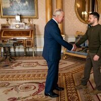 El Rey Carlos III y Volodímir Zelenski en Buckingham Palace