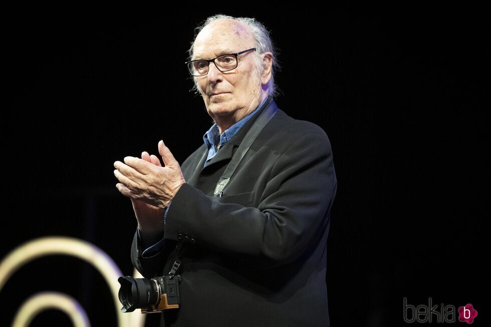 Carlos Saura en el Festival de Málaga 2022 recibiendo la Biznaga de Honor