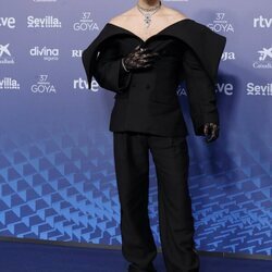 Eduardo Casanova en la alfombra roja de los Goya 2023