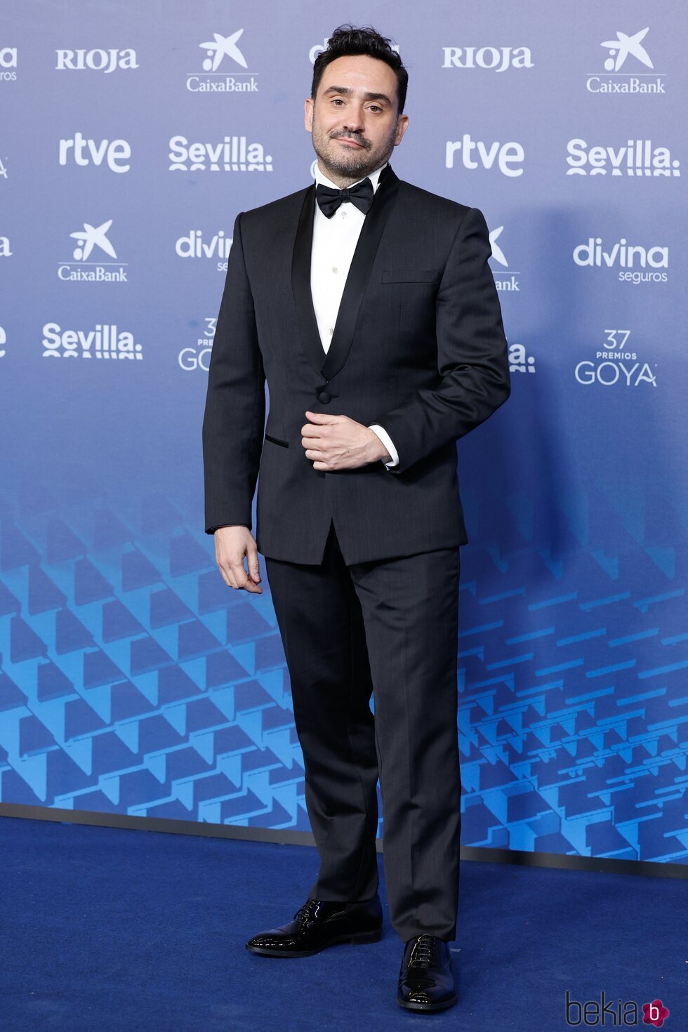 Juan Antonio Bayona en la alfombra roja de los Goya 2023