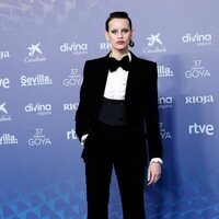 Milena Smit en la alfombra roja de los Goya 2023