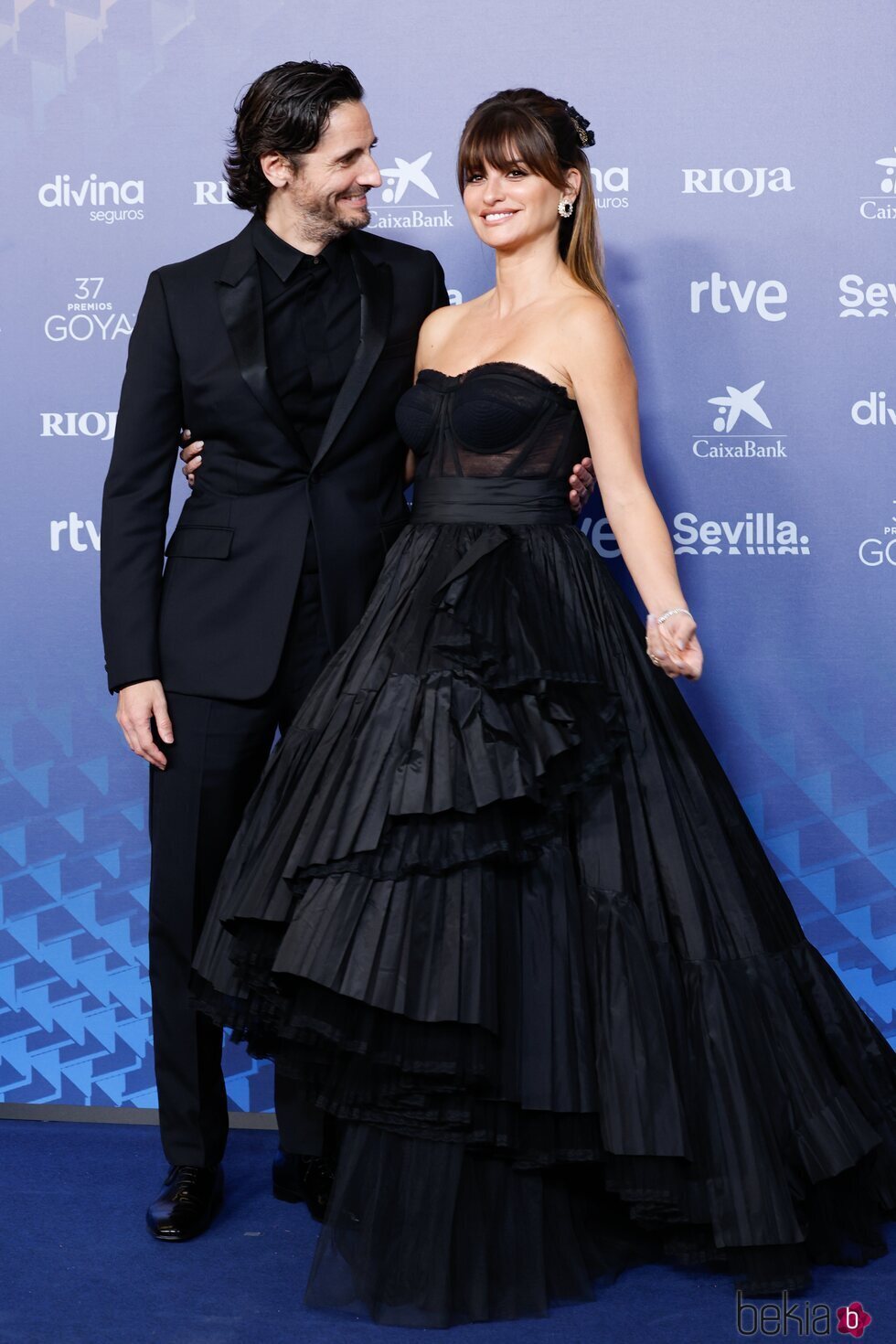 Penélope Cruz y Juan Diego Botto en la alfombra roja de los Goya 2023