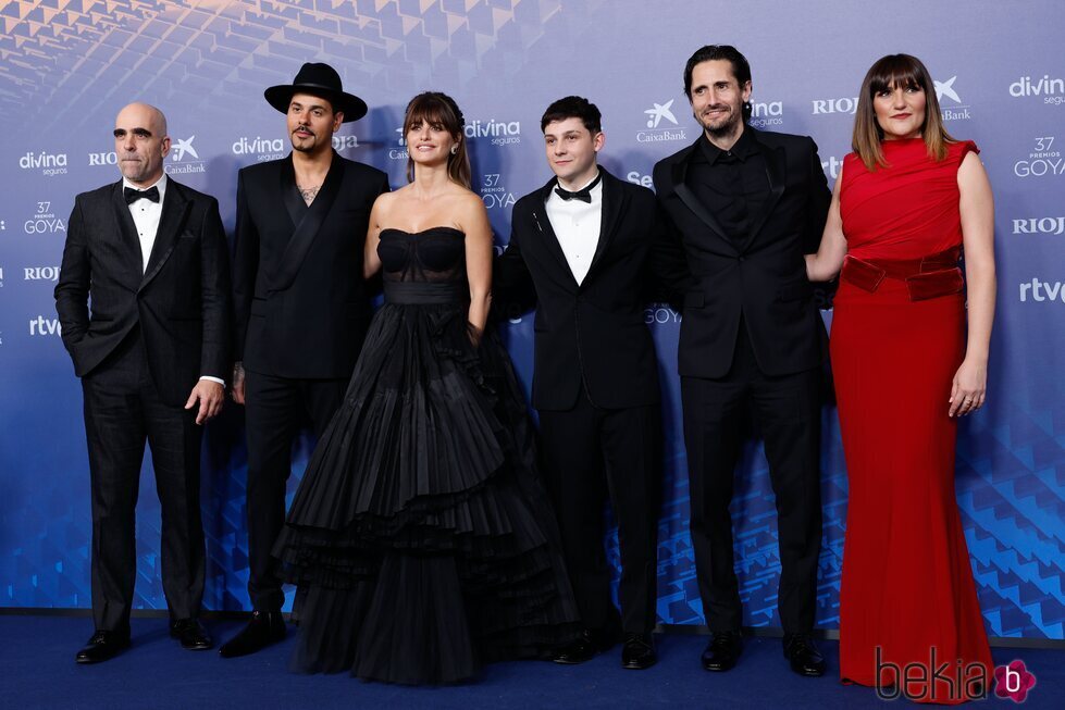 Penélope Cruz, Eduardo Cruz, Rozalén, Luis Tosar y Juan Diego Botto en la alfombra roja de los Goya 2023