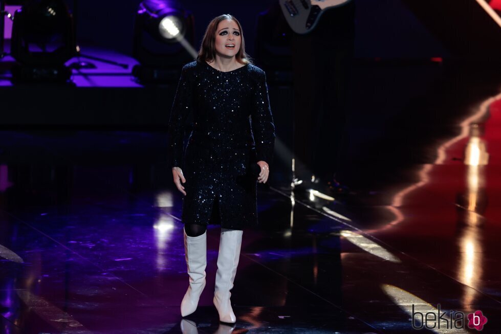 Natalia Lafourcade durante su actuación en la entrega de los Premios Goya 2023