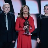 Eulalia Ramón y Anna y Antonio Saura durante la entrega de los Premios Goya 2023