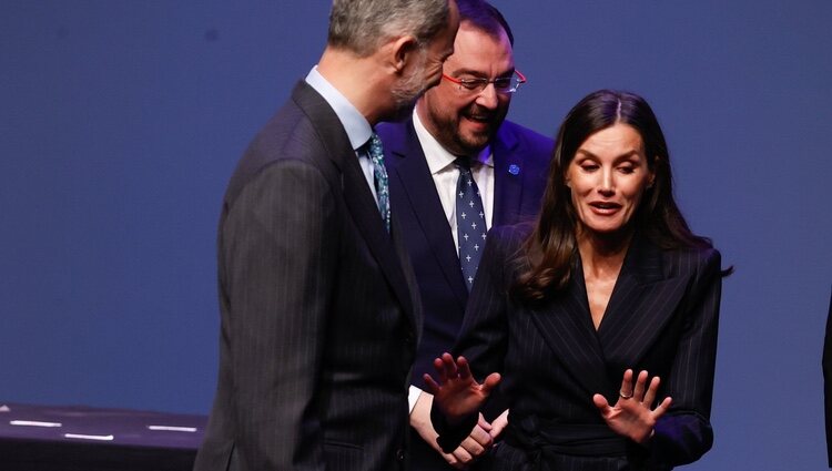 Los Reyes Felipe y Letizia, muy divertidos en los Premios Nacionales de Innovación y de Diseño 2022