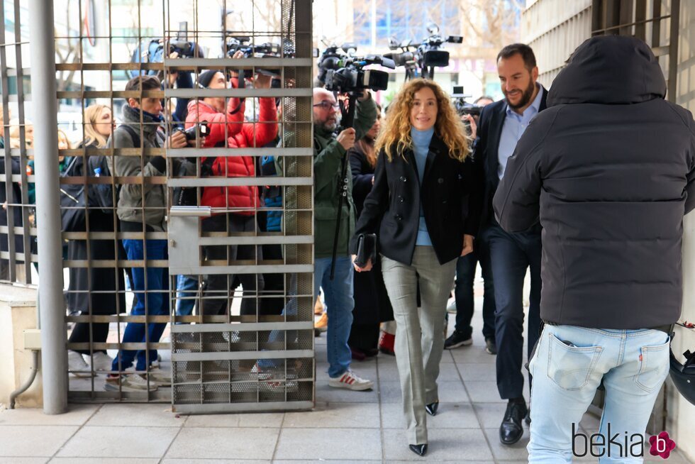 Borja Thyssen y Blanca Cuesta llegando a un juzgado de Madrid