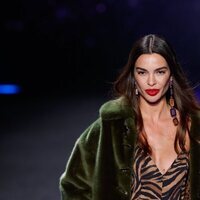 Joana Sanz desfilando en la MBFWMadrid 2023