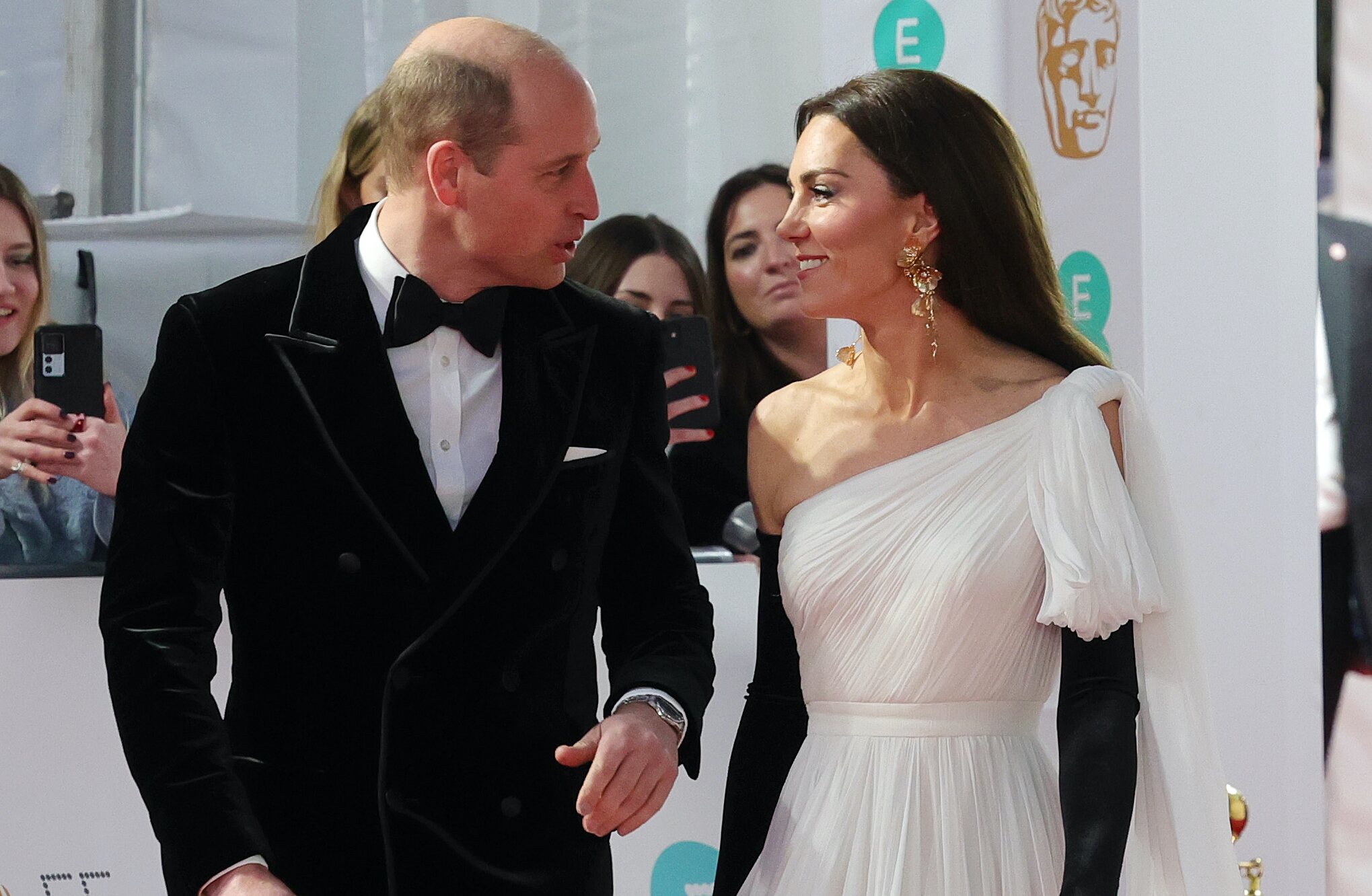 El Príncipe Guillermo y Kate Middleton en la alfombra roja de los premios BAFTA 2023