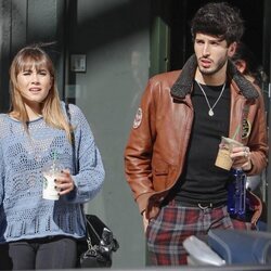 Aitana Ocaña y Sebastián Yatra de compras por Madrid