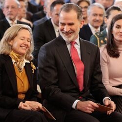 El Rey Felipe VI y Nadia Calviño riéndose en la presentación del Portal Digital de Historia Hispánica