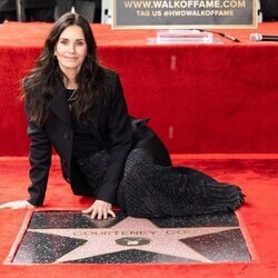 Courteney Cox recibe su estrella en el Paseo de la Fama