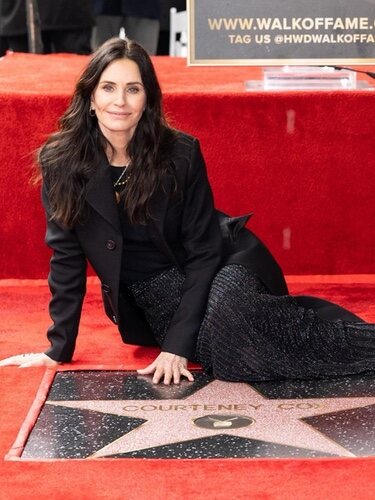 Courteney Cox recibe su estrella en el Paseo de la Fama