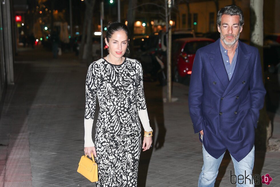 Carolina Adriana Herrera paseando con Pedro de Naronha 