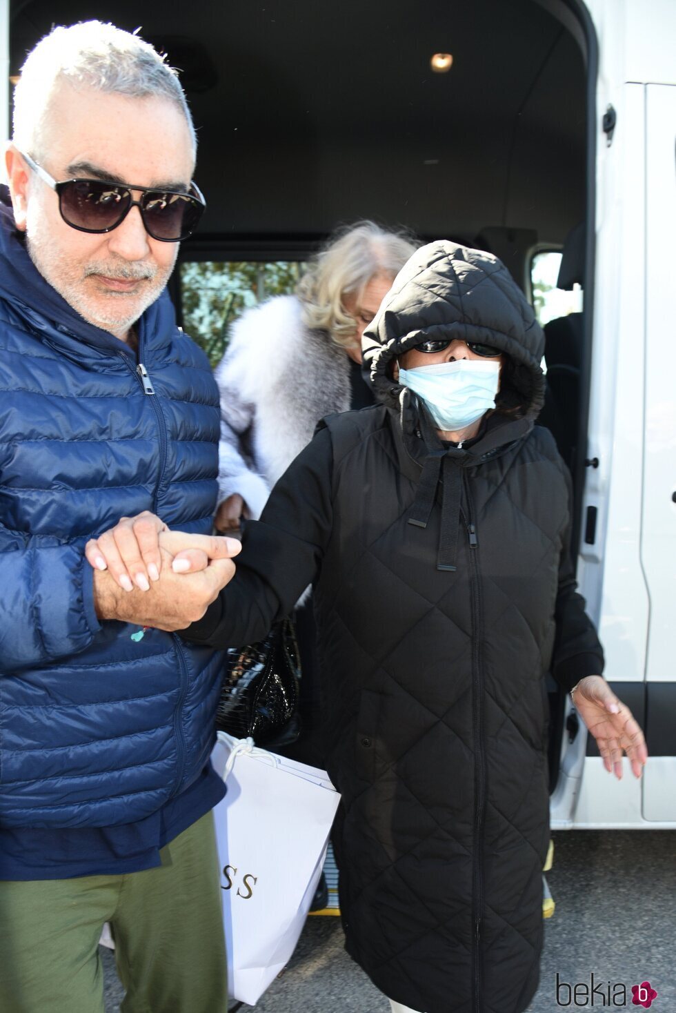 Isabel Pantoja y Agustín Pantoja llegando a Jerez tras la gira americana