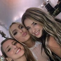 Lele Pons con Lola Índigo y una amiga el día de su boda