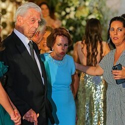 Mario Vargas Llosa y Patricia Llosa en la boda de su nieta Josefina en Lima