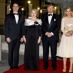 Guillermo Alejandro y Máxima de Holanda con la Presidenta de Eslovaquia y su marido