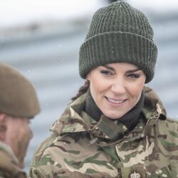 Kate Middleton en su primera visita al Batallón de la Guardia Irlandesa