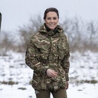 Kate Middleton con traje militar en su primera visita al Batallón de la Guardia Irlandesa