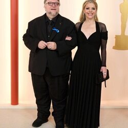 Guillermo del Toro en la alfombra roja de los Premios Oscar 2023