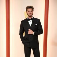 Andrew Garfield en la alfombra roja de los Premios Oscar 2023