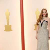 Jessica Chastain en la alfombra roja de los Premios Oscar 2023