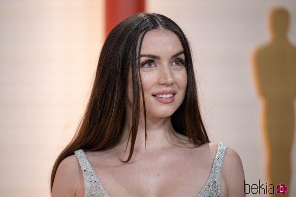 Ana de Armas, espectacular en la alfombra roja de los Premios Oscar 2023