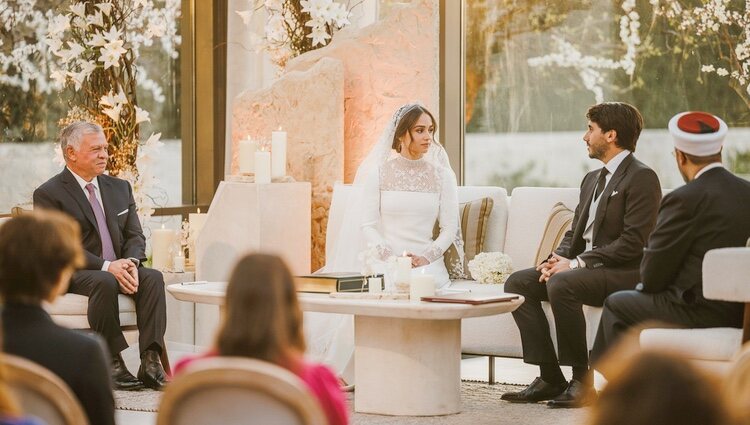 Iman de Jordania y Jameel Alexander Thermiotis en su boda junto a Abdalá de Jordania