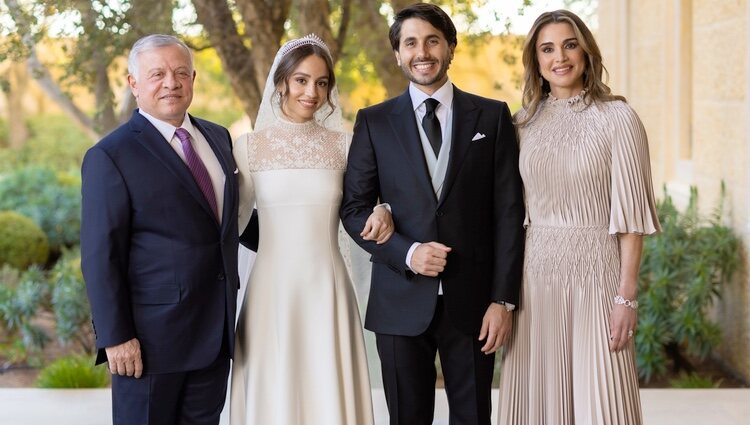 Iman de Jordania y Jameel Alexander Thermiotis con Abdalá y Rania de Jordania en su boda