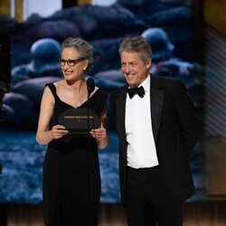 El reencuentro de Andie MacDowell y Hugh Grant en los Premios Oscar 2023