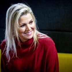 Máxima de Holanda en una visita a participantes de Emprendimiento contra la Soledad