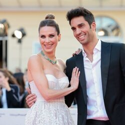 Vanesa Romero y Santi Burgoa en la alfombra roja del Festival de Málaga 2023