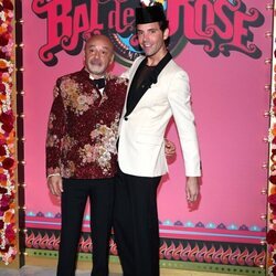 Christian Louboutin y Mika en el Baile de la Rosa 2023