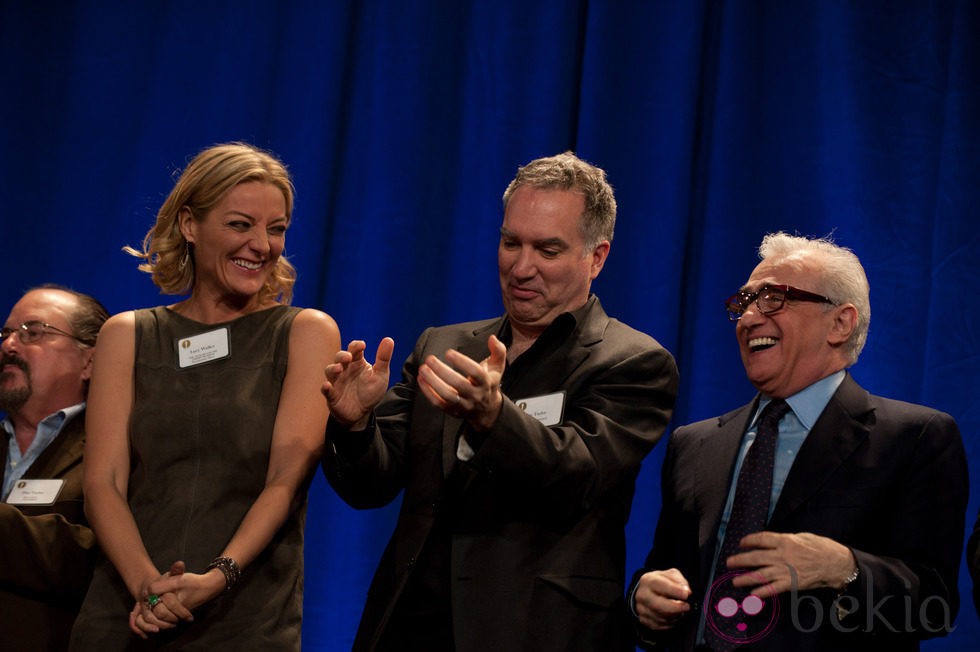 Lucy Walker, Jim Taylor y Martin Scorsese en la comida de los nominados a los Oscar 2012