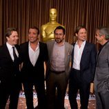 Gary Oldman, Jean Dujardin, Demián Bichir, Brad Pitt y George Clooney en la comida de los nominados a los Oscar 2012