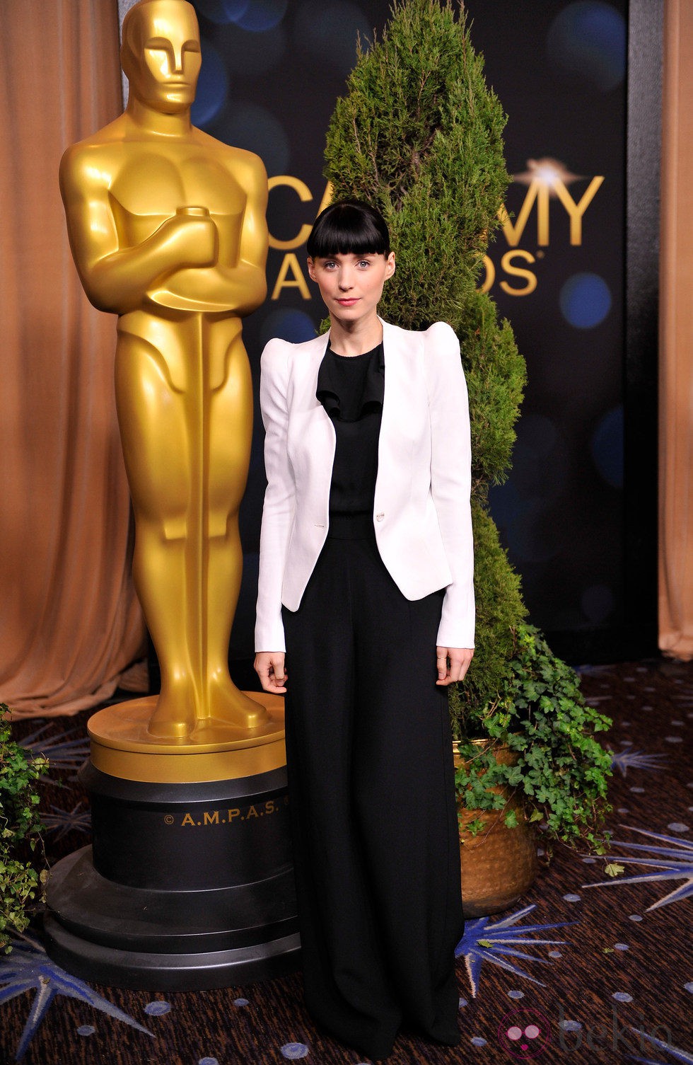 Rooney Mara en la comida de los nominados a los Oscar 2012