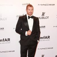 Kellan Lutz en la gala amfAR celebrada en Nueva York