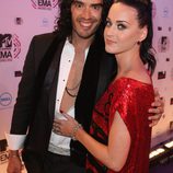 Katy Perry y Russell Brand muy acaramelados