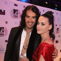 Katy Perry y Russell Brand muy acaramelados