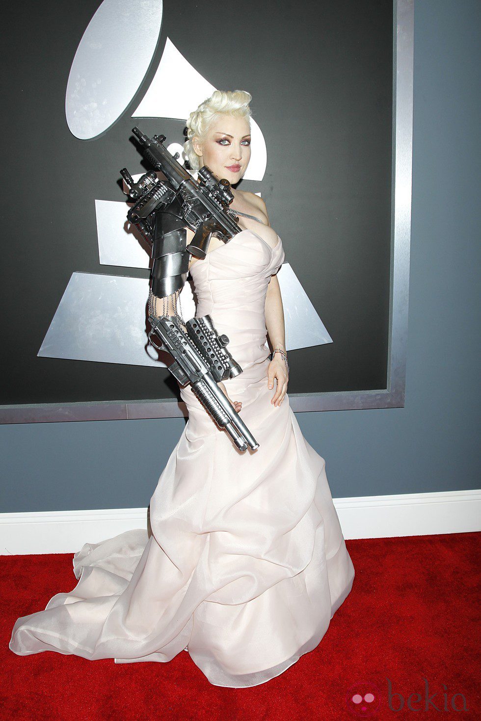 Sasha Gradiva en los Grammy 2012