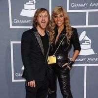 David Guetta con su mujer en los Grammy 2012