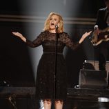 Adele actuando en los Grammy 2012