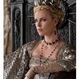 Charlize Theron como la reina de 'Blancanieves'