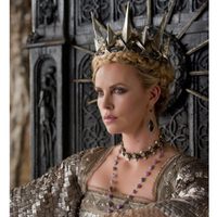 Charlize Theron como la reina de 'Blancanieves'