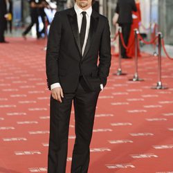 Adrián Lastra en la alfombra roja de los Goya 2012