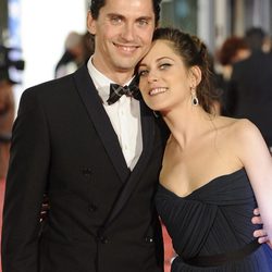 Paco León y María León en la alfombra roja de los Goya 2012